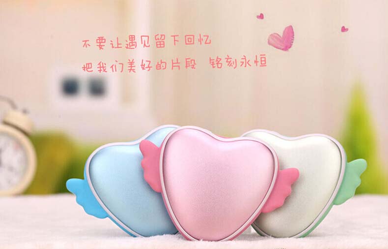 深圳禮至集團(tuán)，禮至集團(tuán)情人節(jié)禮品推薦，情人節(jié)禮品方案推薦：香薰玫瑰花臺(tái)燈，香精油透過香薰燈加熱分解，使香薰油中陰離子芬多精飄散空氣中。由鼻腔迅速滲入血液.，加速新陳代謝，促進(jìn)血液循環(huán)，達(dá)到調(diào)節(jié)生理機(jī)能，美容護(hù)膚的作用，同時(shí)還可以平衡體質(zhì)，增強(qiáng)身體對(duì)疾病的抵抗力，在房間里點(diǎn)一盞香薰燈，有如置身于整片山林原野,可隨時(shí)盡情享受森林浴，身心得以放松。